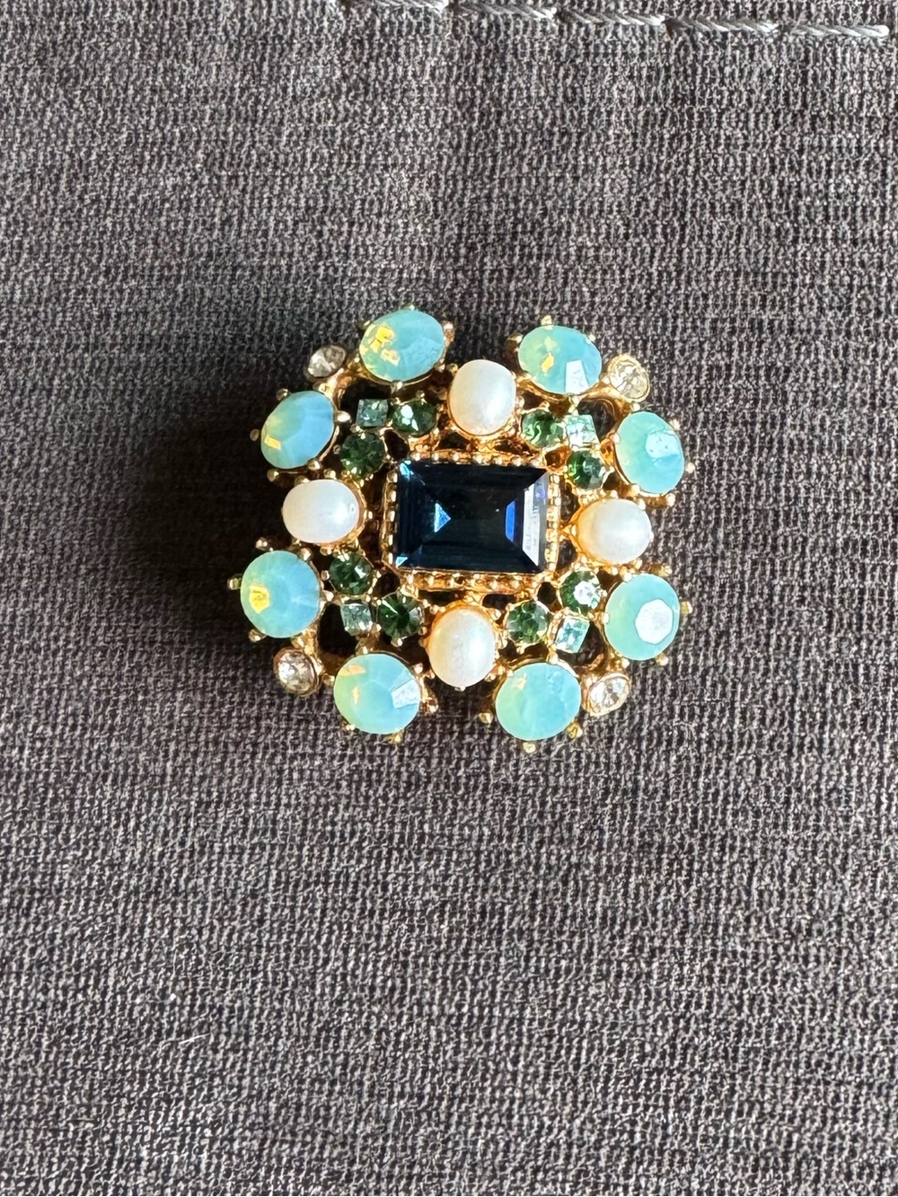Yosca Pearl & Crystal Brooch - Picture 2 of 8
